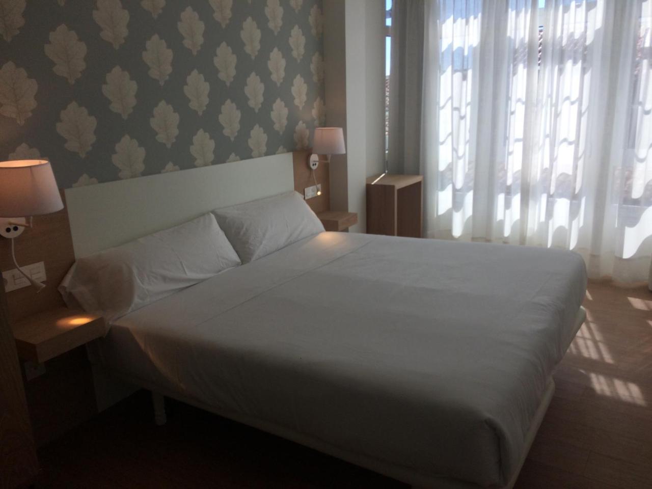 Denike Grupo Atalaia Hotel Сантяго де Компостела Екстериор снимка