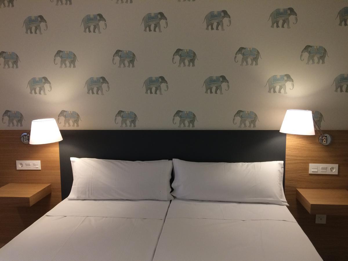 Denike Grupo Atalaia Hotel Сантяго де Компостела Екстериор снимка