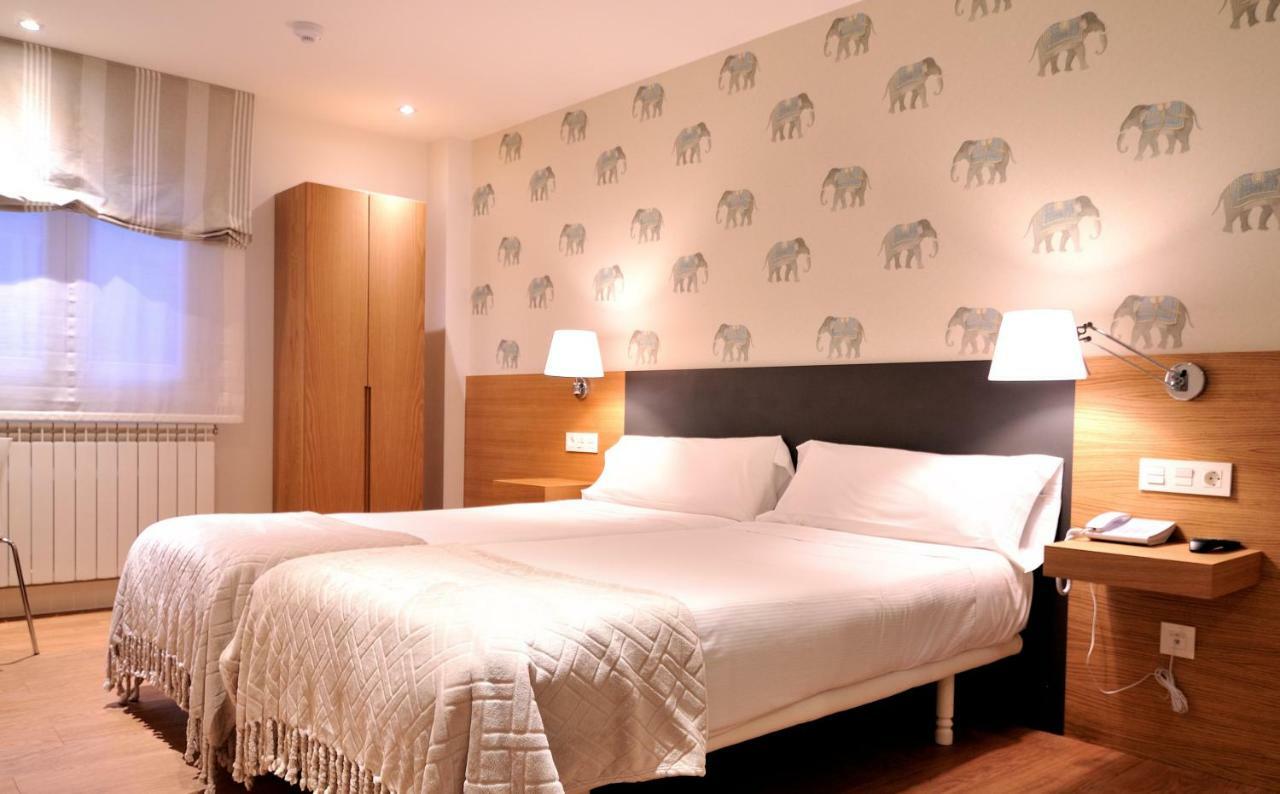 Denike Grupo Atalaia Hotel Сантяго де Компостела Екстериор снимка